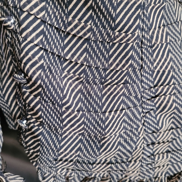 BCBG MaxAzria blouse size L - Picture 7 of 13